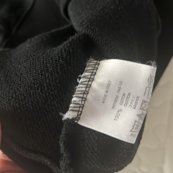 givenchy - Picture 4 of 5